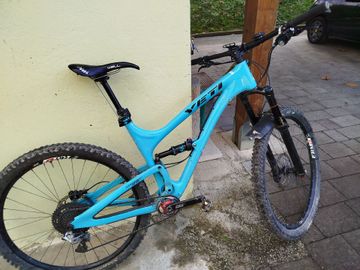 Yeti Sb95c 2024 Mountainbike de segunda mano, Azul — imagen 2 de 7