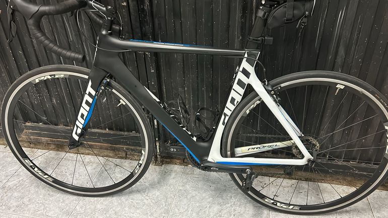Used Giant Propel Shimano 105 2016 Road & Gravel, Black — image 2 of 6