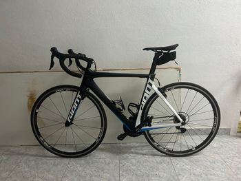 Used Giant Propel Shimano 105 2016 Road & Gravel, Black — image 1 of 6