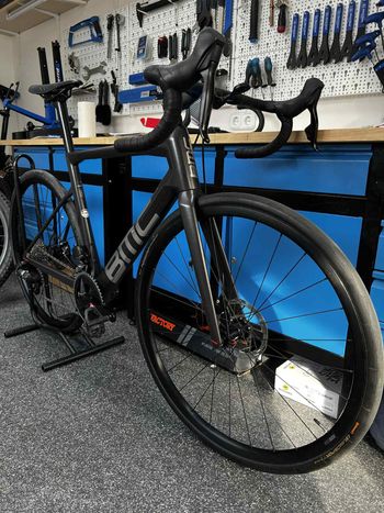 Used BMC Teammachine SLR FOUR 2023 2023 Road & Gravel, Black — image 4 of 10