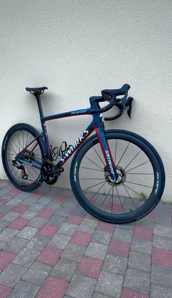 Used Specialized S-Works Tarmac SL8 - Shimano Dura-Ace Di2 2026 2026 Road & Gravel, Blue — image 2 of 4