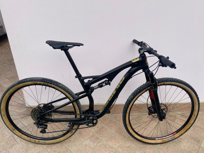 Used no brand Full Mtb 29 2017 Mountainbike, Black — image 1 of 17