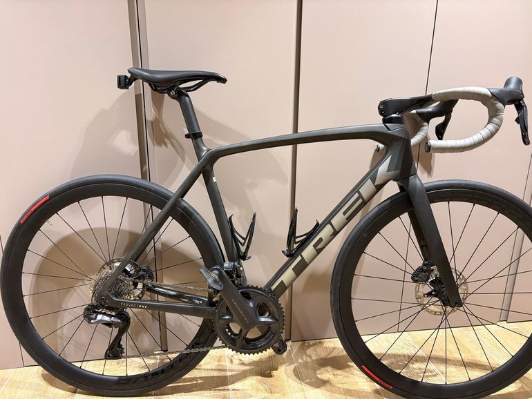 Used Trek Émonda SLR 7 2024 2024 Road & Gravel, Nero — image 2 of 8