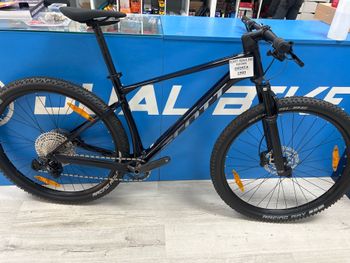 Scott, Scale 930 blue 2025
