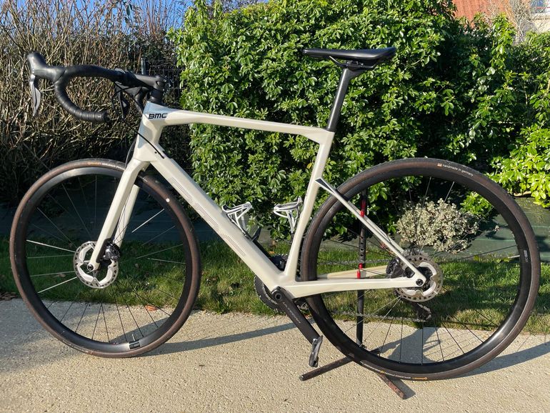 Used BMC Roadmachine THREE 2023 2023 Road & Gravel, Weiß — image 2 of 5