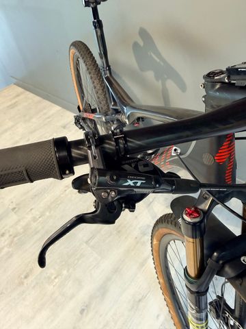 Used Specialized Epic Pro 2015 Mountainbike, Black — image 2 of 4