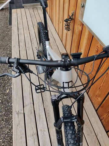 Used Moustache Trail 5 2025 Mountainbike, Light Gray — image 7 of 12