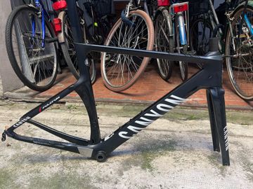 Used Canyon CF SLX Frameset 2015 Road & Gravel, Black — image 6 of 6