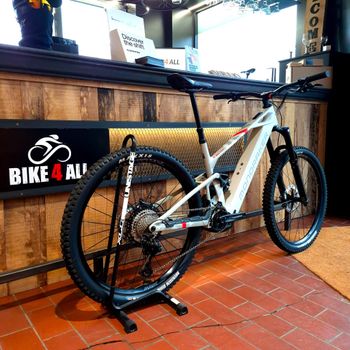 Used Mondraker Crafty Shimano Deore XT 2025 Mountainbike, White — image 2 of 3