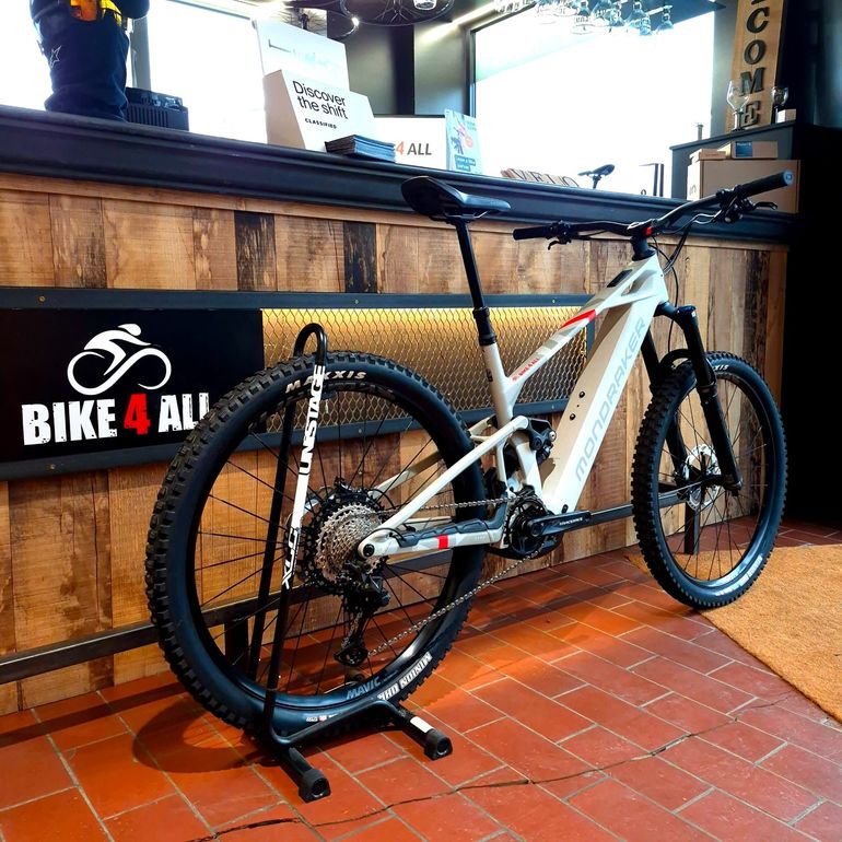 Used Mondraker Crafty Shimano Deore XT 2025 Mountainbike, White — image 2 of 3