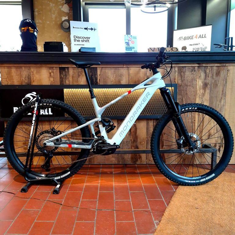 Used Mondraker Crafty Shimano Deore XT 2025 Mountainbike, White — image 1 of 3