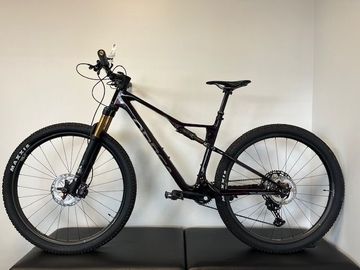 Used Orbea Oiz Shimano Deore XT 2025 Mountainbike, Red — image 3 of 3