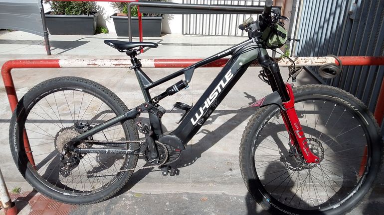 Used Whistle B-rush A5.2 X Lt12 2022 Mountainbike, Hellgrau — image 1 of 10