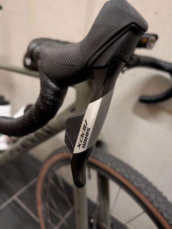 Used Canyon Grizl CF SL 6 AXS 2024 2024 Road & Gravel — image 5 of 6