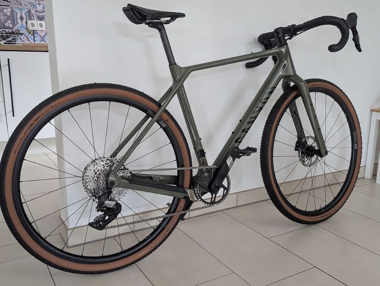 Used Canyon Grizl CF SL 6 AXS 2024 2024 Road & Gravel — image 1 of 6