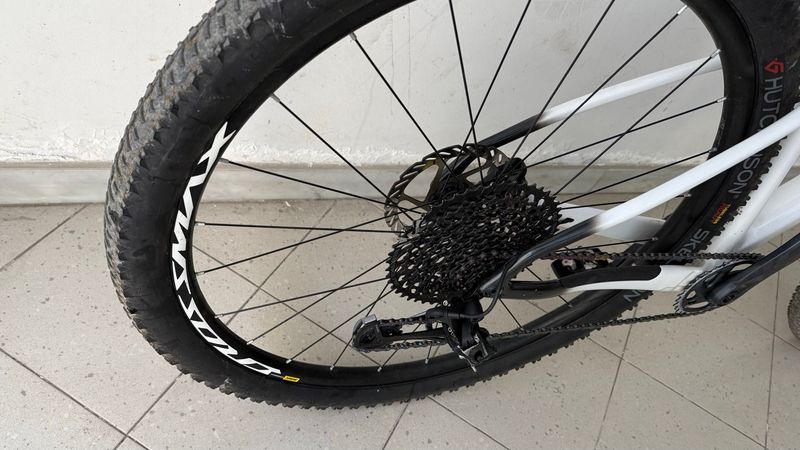 Used BH Ultimate RC 2024 Mountainbike, White — image 6 of 13