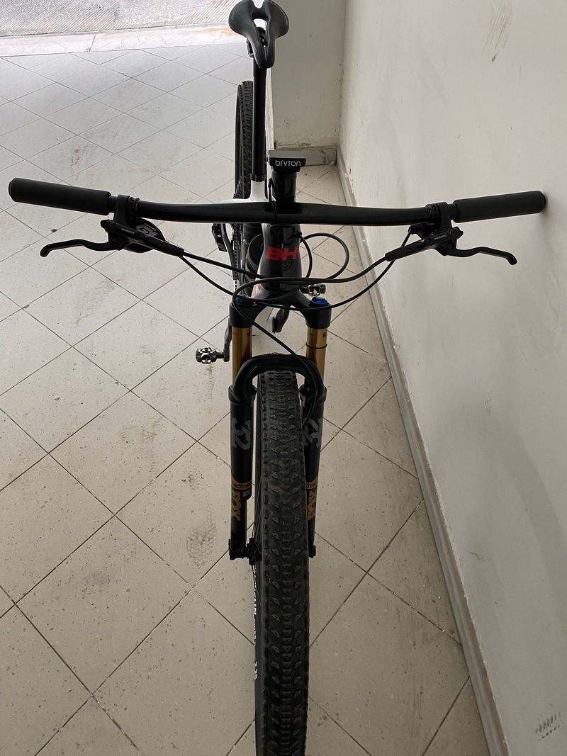 Used BH Ultimate RC 2024 Mountainbike, White — image 4 of 13