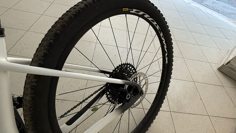 Used BH Ultimate RC 2024 Mountainbike, White — image 11 of 13