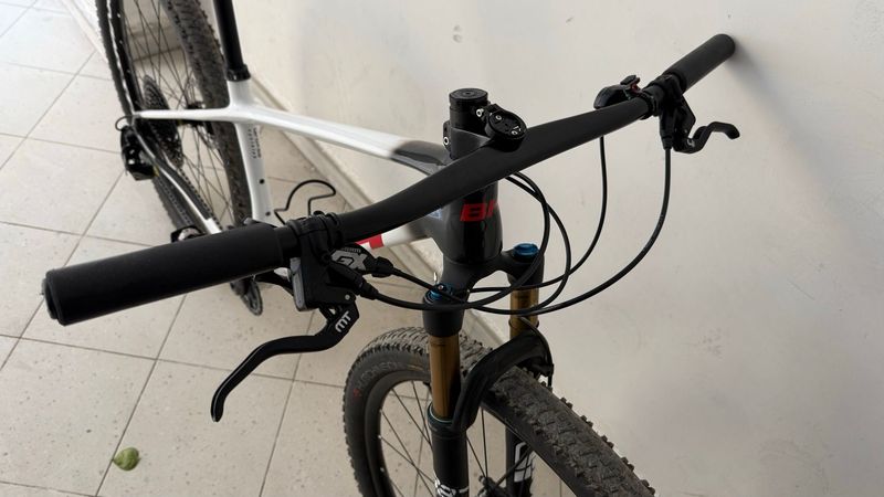 Used BH Ultimate RC 2024 Mountainbike, White — image 2 of 13