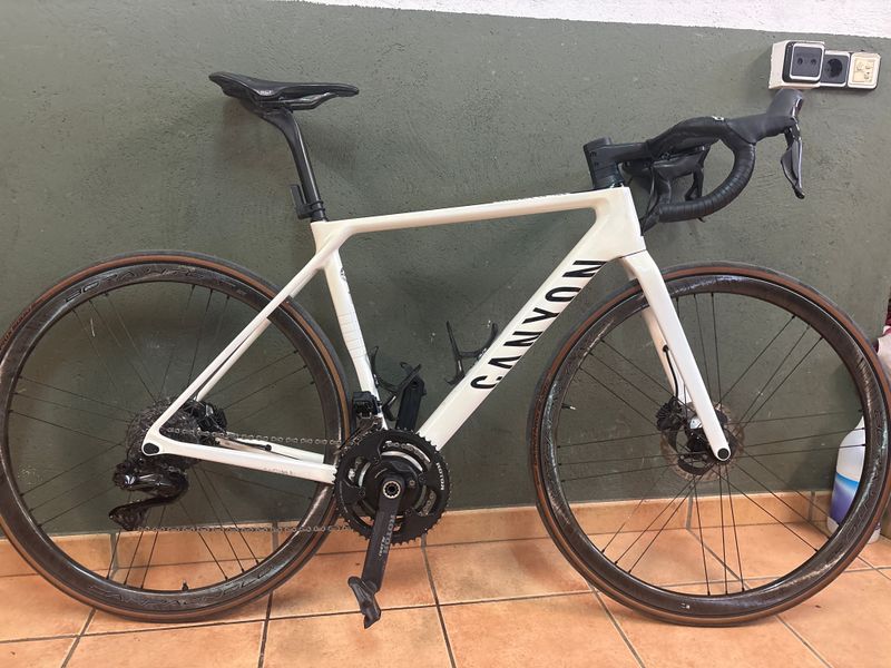 Używany Canyon Ultimate CF SLX 9 Disc Di2 2022 2022 Road & Gravel