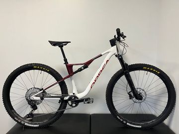 Brugt Orbea OIZ H10 2023 2023 MTB