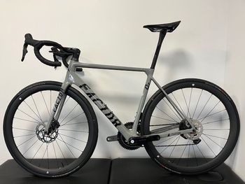 Used Factor Shimano 105 Di2 2025 Road & Gravel, Light Gray — image 3 of 3