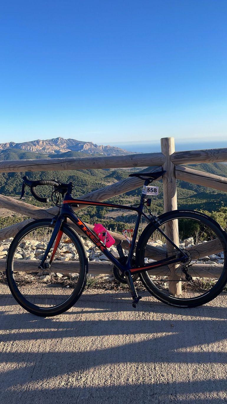 Used Trek Émonda SL 6 Pro 2017 2017 Road & Gravel, Blue — image 1 of 4