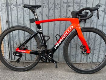 Pinarello, DOGMA F DURA ACE Di2 2025
