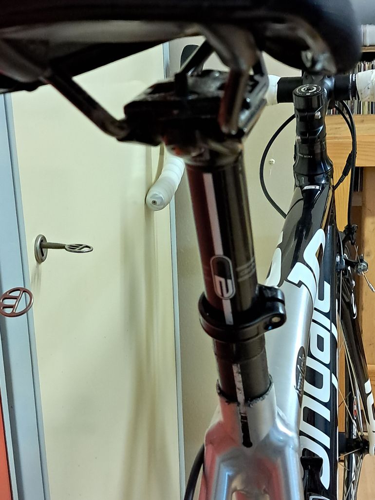 Used Cannondale Cannondale CAAD10 Silver Black 2012 2012 Road & Gravel, Black — image 6 of 8
