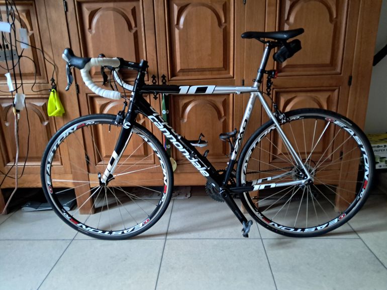 Used Cannondale Cannondale CAAD10 Silver Black 2012 2012 Road & Gravel, Black — image 1 of 8