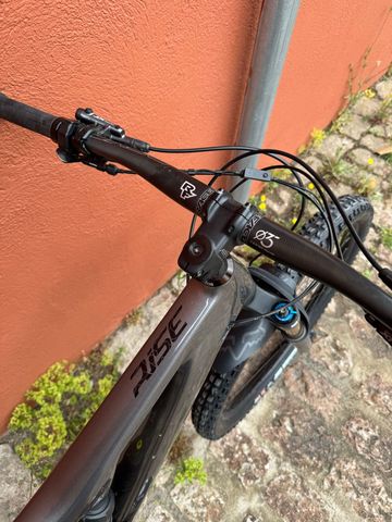 Orbea RISE H10 2022 2022 Mountainbike usato, Grigio chiaro — immagine 7 di 11