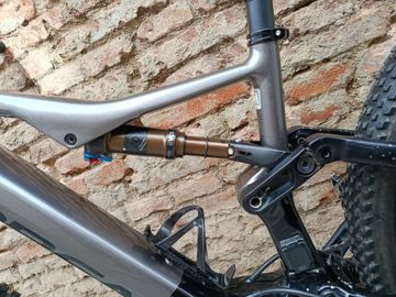 Orbea RISE H10 2022 2022 Mountainbike usato, Grigio chiaro — immagine 6 di 11