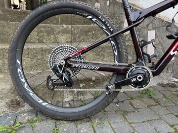 Used Specialized World Cup 2024 Mountainbike, Red — image 3 of 5