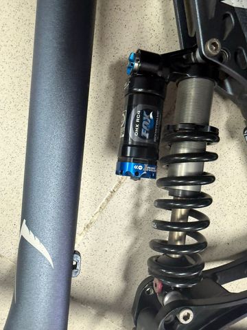Banshee Scythe Frameset 2008 Mountainbike de segunda mano, Gris claro — imagen 3 de 3