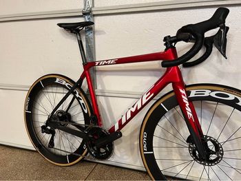 Used Time Alpe D'Huez Disc 2023 Road & Gravel, Rosso — image 2 of 6