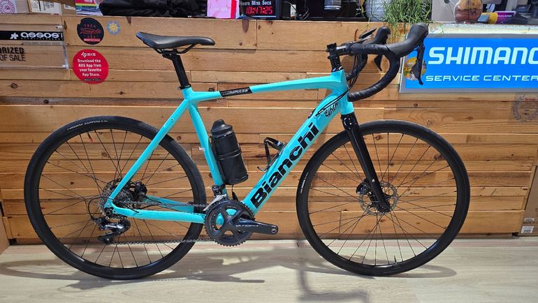 Used Bianchi e-Impulso Road Ultegra 2023 2023 Road & Gravel — image 1 of 7
