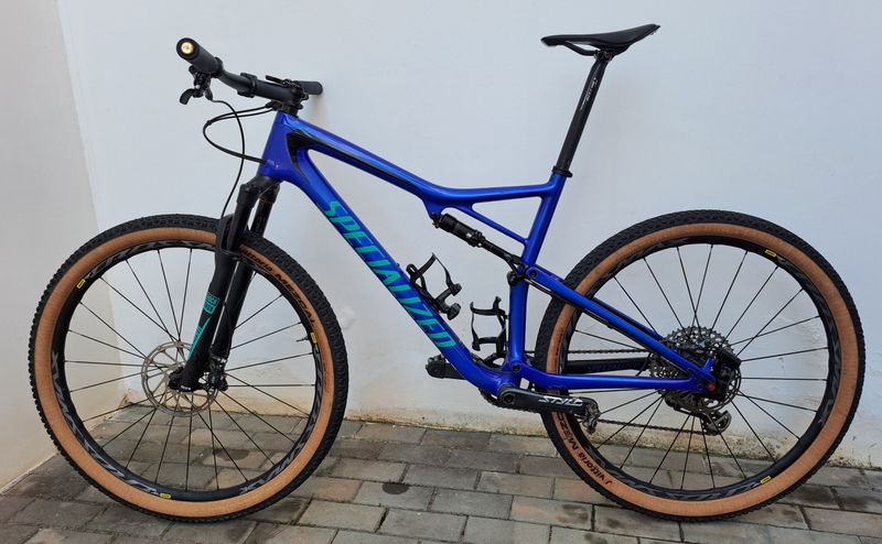 Used Specialized Epic Pro 2018 2018 Mountainbike, Blue — image 1 of 5