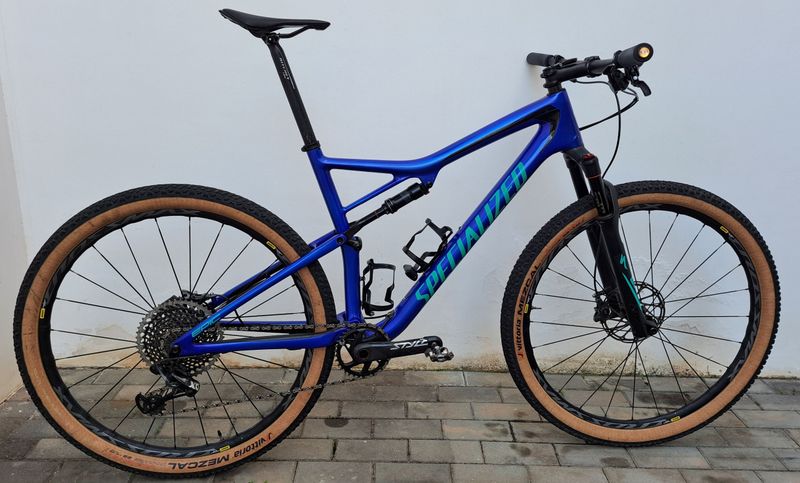 Used Specialized Epic Pro 2018 2018 Mountainbike, Blue — image 2 of 5