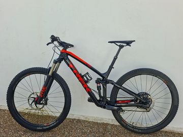 Trek Fuel EX 9.7 29 2017 2017 Mountainbike usato, Nero — immagine 2 di 7