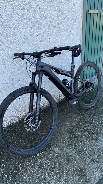 Brugt Trek E-Caliber 9.6 Gen 2 2022 2022 Mountainbike — billede 2 af 3