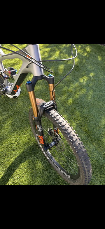 YT Industries Jeffsy Shimano XTR 2018 Mountainbike usato, Grigio chiaro — immagine 2 di 7