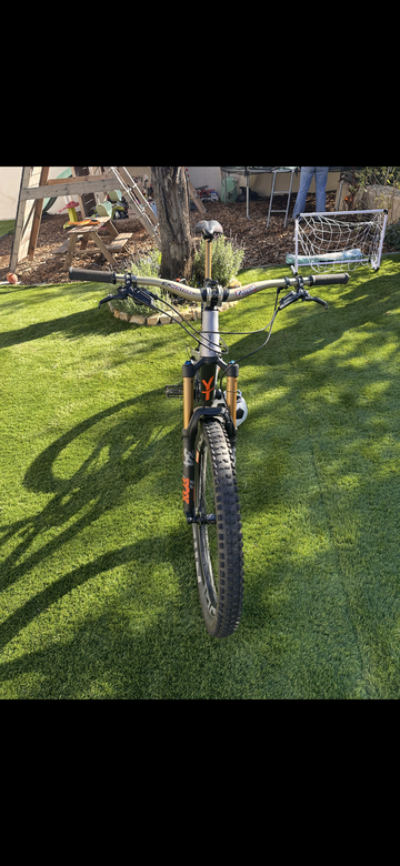 YT Industries Jeffsy Shimano XTR 2018 Mountainbike usato, Grigio chiaro — immagine 4 di 7