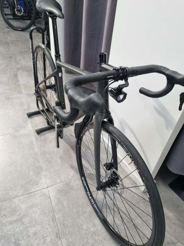Cannondale Synapse Carbon 2 LE 2025 2025 Road & Gravel usato, Nero — immagine 3 di 4