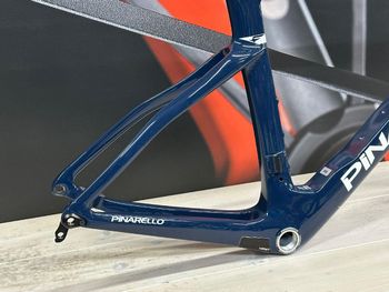 Used Pinarello DOGMA F 2024 - Frameset Frameset 2024 Road & Gravel, Blue — image 7 of 9