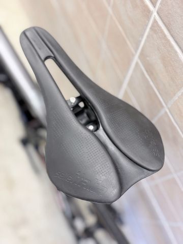Cervélo S5 Rival eTap AXS 2022 2022 Road & Gravel usato, Viola — immagine 8 di 12
