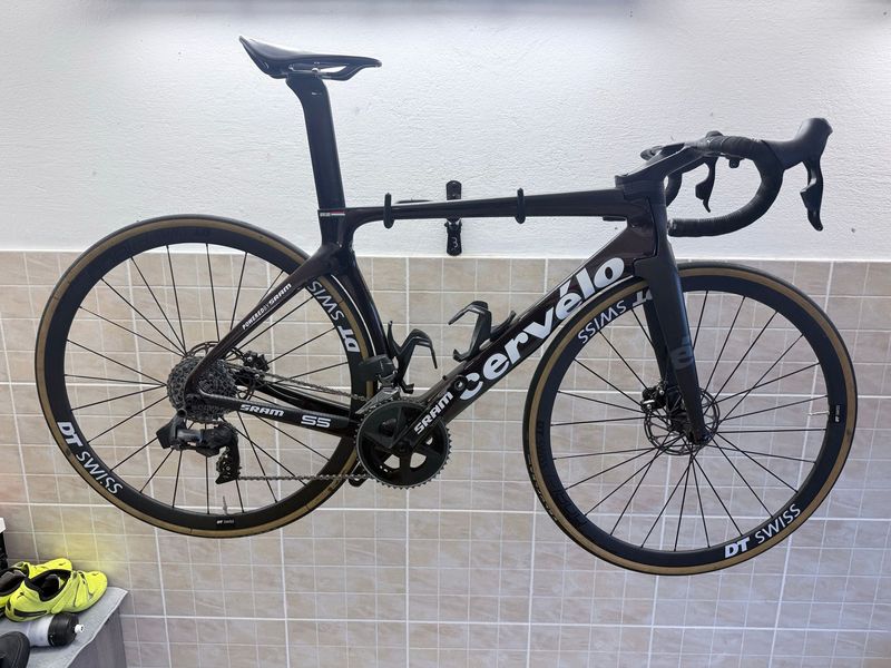 Cervélo S5 Rival eTap AXS 2022 2022 Road & Gravel usato, Viola — immagine 11 di 12