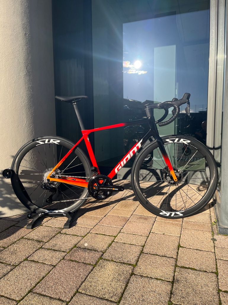 Used Giant TCR Advanced Pro 2026 2026 Road & Gravel, Red — image 1 of 10
