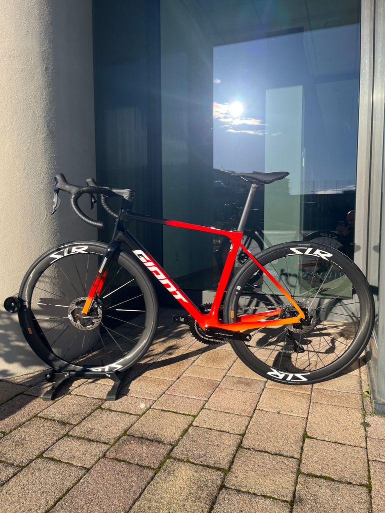 Used Giant TCR Advanced Pro 2026 2026 Road & Gravel, Red — image 2 of 10