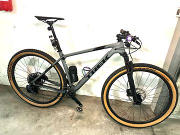 Used Trek Procaliber SRAM XX1 Eagle 2018 Mountainbike, Light Gray — image 1 of 7