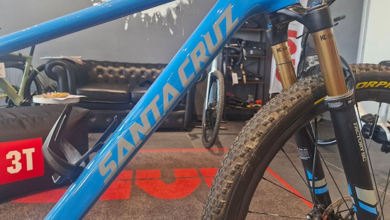 Used Santa Cruz Highball XX1 AXS Reserve / Carbon CC / 29 2020 2020 Mountainbike, Blue, 29 — image 4 of 7